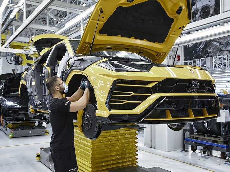 Lamborghini возобновила производство автомобилей
