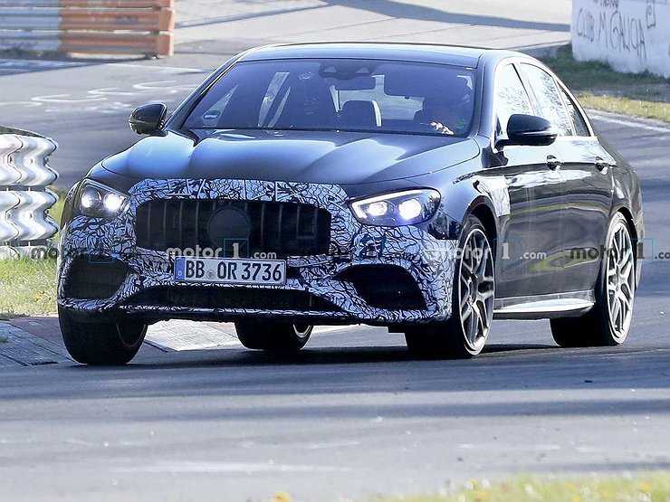 Обновленный Mercedes-AMG E 63 готовится к дебюту
