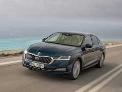 Почему чехи приостановили поставки Skoda Octavia дилерам