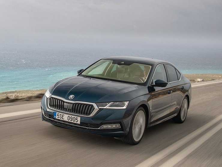 Почему чехи приостановили поставки Skoda Octavia дилерам
