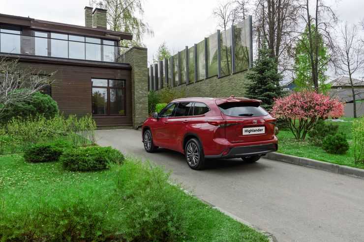 Почему новый Toyota Highlander, приезжающий в Россию летом 2020 года, не ждет бешеный успех