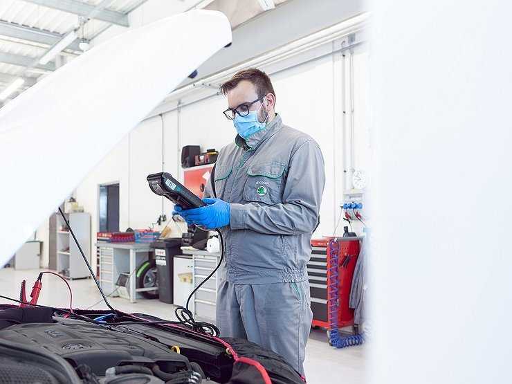 Skoda продлевает в России заводскую гарантию на автомобили
