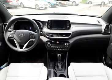 Вкусы Азии: сравнительный тест кроссоверов Toyota RAV4 и Hyundai Tucson