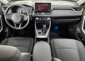 Вкусы Азии: сравнительный тест кроссоверов Toyota RAV4 и Hyundai Tucson