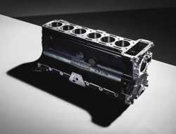 Jaguar начинает выпуск новых старых двигателей