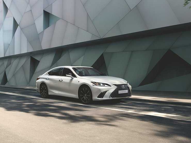 Lexus ES 250 в России получил новую спорт-комплектацию