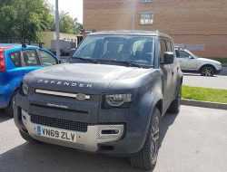 Новый Land Rover Defender заметили в Москве