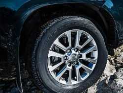 Новый Toyota Land Cruiser Prado перестанет быть внедорожником и получит вариатор