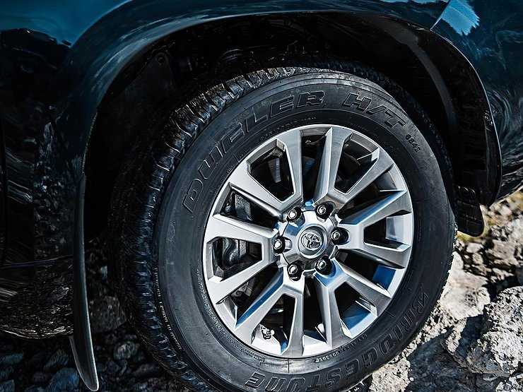 Новый Toyota Land Cruiser Prado перестанет быть внедорожником и получит вариатор