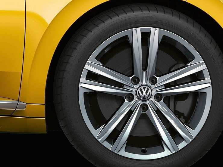 Опубликованы первые фото Volkswagen Arteon Shooting Brake без камуфляжа