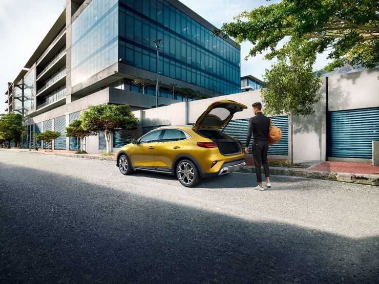 В России начали продавать новейший кроссовер KIA XCeed