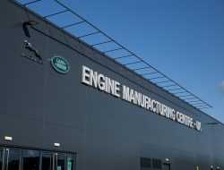 Jaguar Land Rover побил рекорд по производству моторов