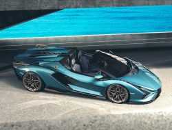 Lamborghini представила самый мощный родстер за всю историю