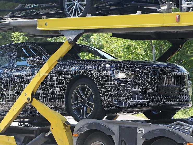 Новейший BMW i7 впервые замечен на тестах