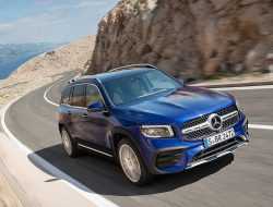 Новейший Mercedes-Benz GLB приехал к российским дилерам и подорожал