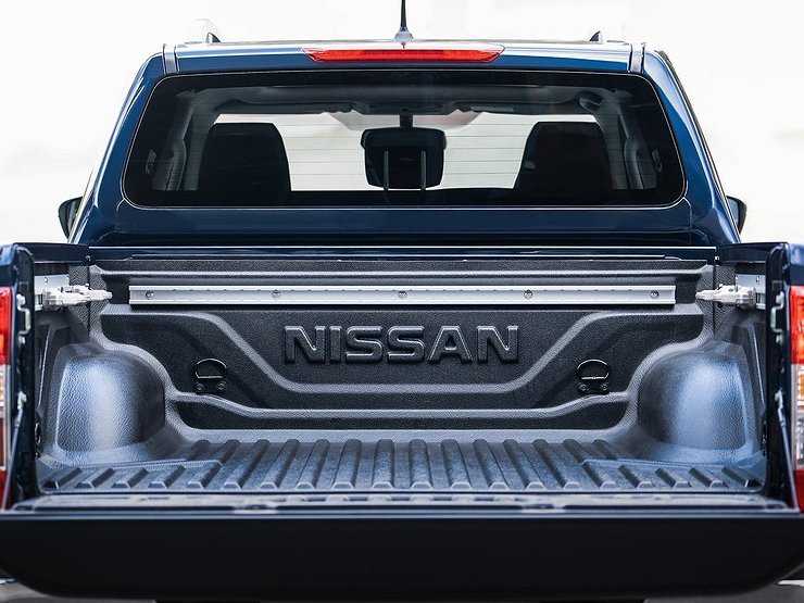 Новый Nissan Navara: пикап впервые заметили во время дорожных тестов