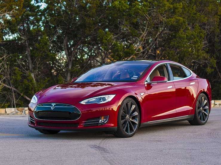 Tesla намерена создать самый крутой автопилот в мире, но не попадать его в ДТП так и не научила