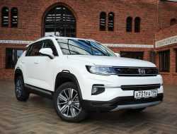 В обновленном кроссовере Changan CS35 Plus для России появилась хитрая «сенсорная полоска»