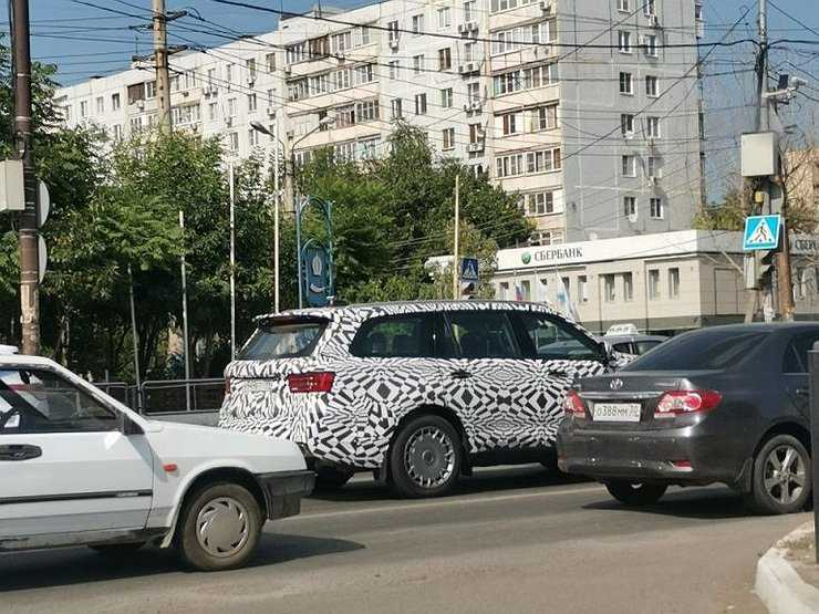 Внедорожник Aurus Komendant впервые замечен на российских дорогах
