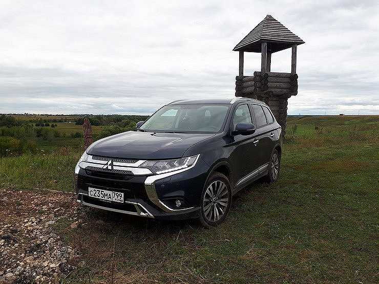 Дорога длиною в 8 лет: видео тест-драйв Mitsubishi Outlander