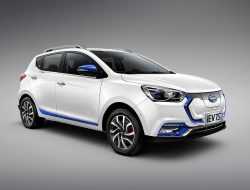 JAC приготовил для нас электрический хэтчбек