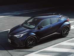 Японцы выкатили обновленный кроссовер Toyota C-HR