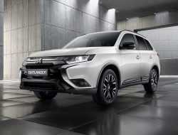 Mitsubishi подготовила «черное специздание» для кроссовера Outlander