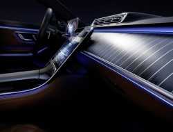 Новый Mercedes S-класса: в салоне произошла дизайн-революция
