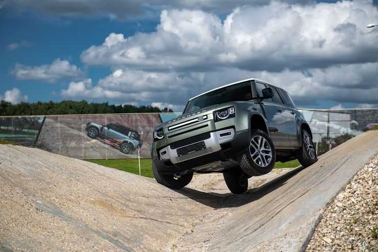 Ожидание и реальность: первый тест-драйв новейшего Land Rover Defender