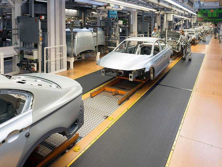 Разрабатывать новый VW Passat поколения B9 будет Skoda