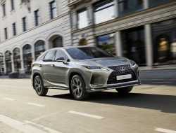 К дилерам Lexus приехал кроссовер RX в специальной версии