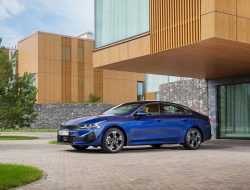 KIA начала продажи в России нового седана K5