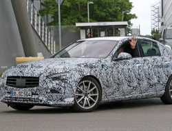 Mercedes-Benz раскрыл свежие подробности о новом C-классе