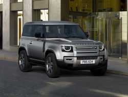 Новый Land Rover Defender стал менее мощным специально для России