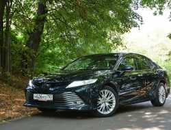 Стремительный диван: тест-драйв самой быстрой Toyota Camry