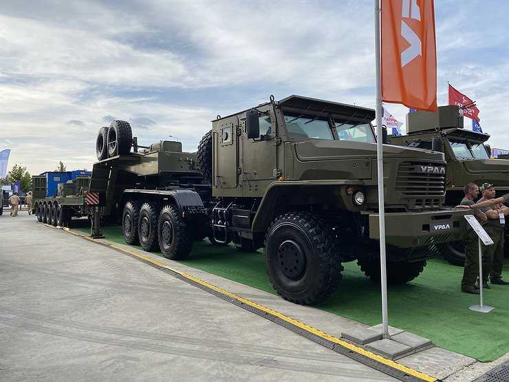 «Урал» представил два новейших внедорожника