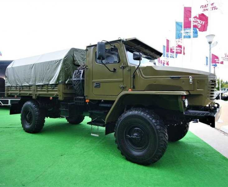 «Урал» представил два новейших внедорожника