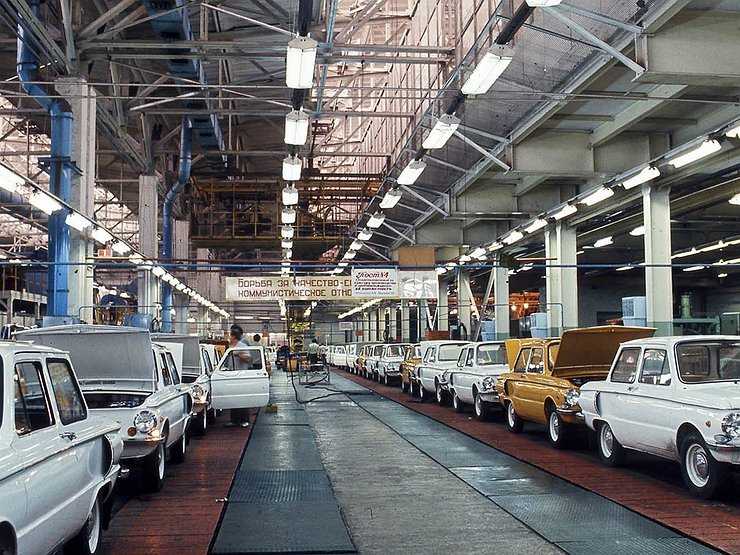 Вместо нового &laquo;Запорожца&raquo; на Украине начали собирать LADA и Renault