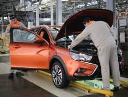 LADA Vesta цвета «Сердолик»: все, что вы не знали об Ижевском автозаводе