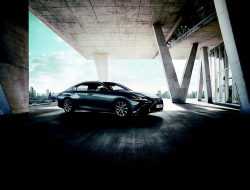 Lexus открывает в России продажи ES 250 в новом исполнении