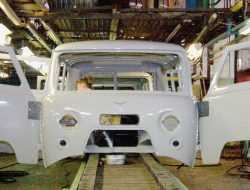 УАЗ со скидками распродает внедорожники через интернет