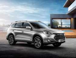 В Россию приехал новый кроссовер JAC S7