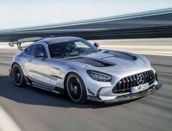 Самый мощный Mercedes-Benz в истории получил российский ценник