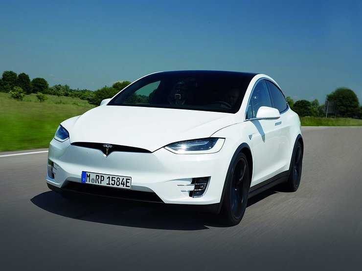 Tesla отзывает более 9500 электромобилей из-за отрывающейся крыши