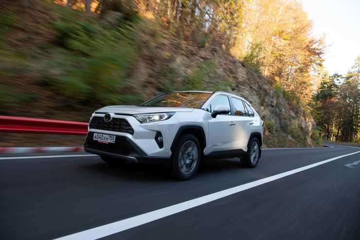 5 самых востребованных новых кроссоверов в России