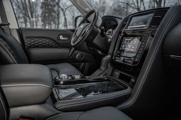 Доспехи великана: первый тест-драйв обновленного Infiniti QX80