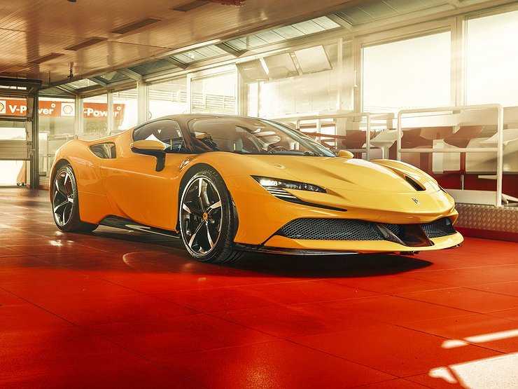 Ferrari SF90 Stradale можно купить со скидкой 7000000 рублей