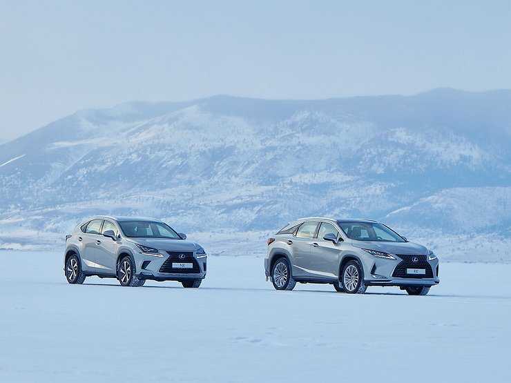 Lexus решил продавать кроссоверы за 16 000 рублей в месяц