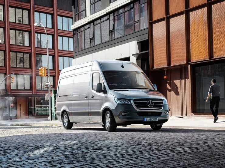 Mercedes-Benz отзывает в России автомобили с проблемными тормозами