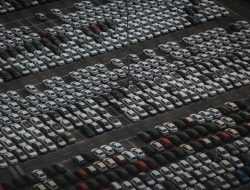 Мировой автомобильный рынок продолжает падать